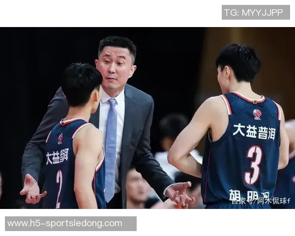 约老师称赞球队三节打卡表现出色各司其职展现团队默契与实力